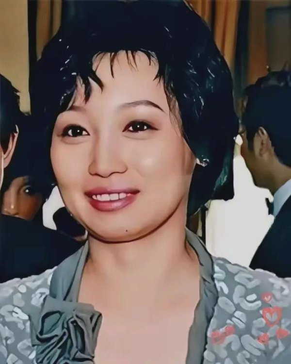 众合资本 施幼珍对宗庆后帮衬少，娘家没资源，自己实力弱，没追生儿子