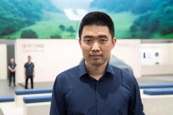 富瑞众投 李想18岁月入2万是父母收入的10倍, 行业大佬少年成名