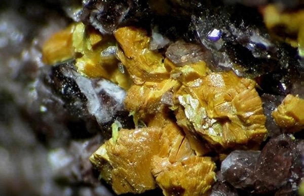 富投恒盈 中国发现万吨铀矿 八成依赖进口曾卡脖子 地下1820米藏着什么秘密?